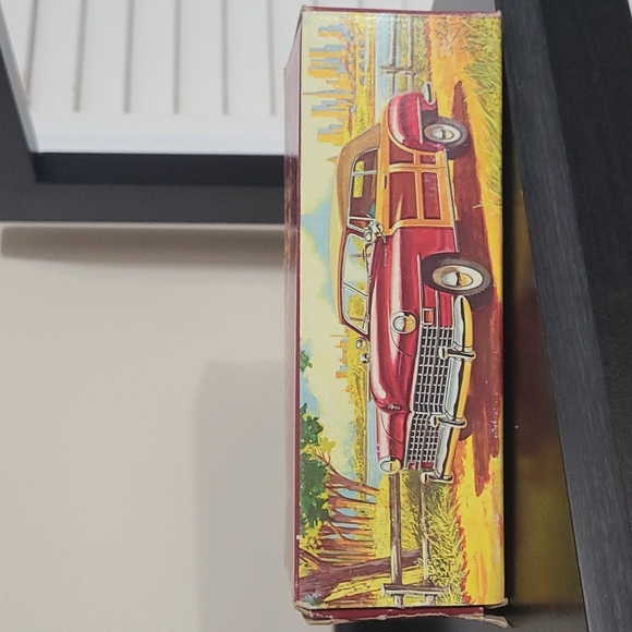 AVON-48 Chrysler Town & Country-Decanter Everest Aftershave!! W/ Original Box!! - Picture 12 of 13